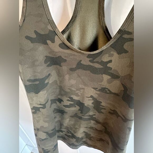 Lululemon Original Cool Racer Back
Savasan 20cm Camo Fatigue Green - Picture 7 of 7